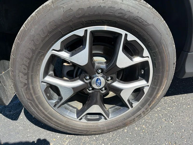 Used 2018 White Subaru 2.0i Premium image 9
