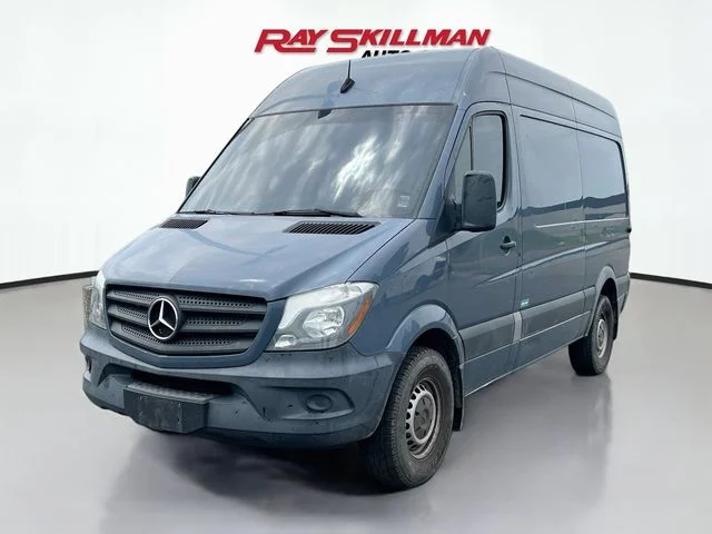 Used 2018 Gray Mercedes-Benz Cargo 144 WB image 3