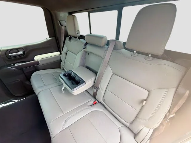 Used 2020 White GMC SLT image 27