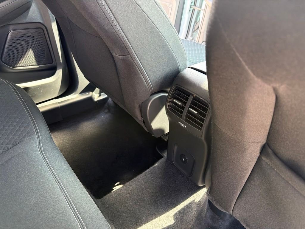 Used 2025 Silver Ford Active image 27