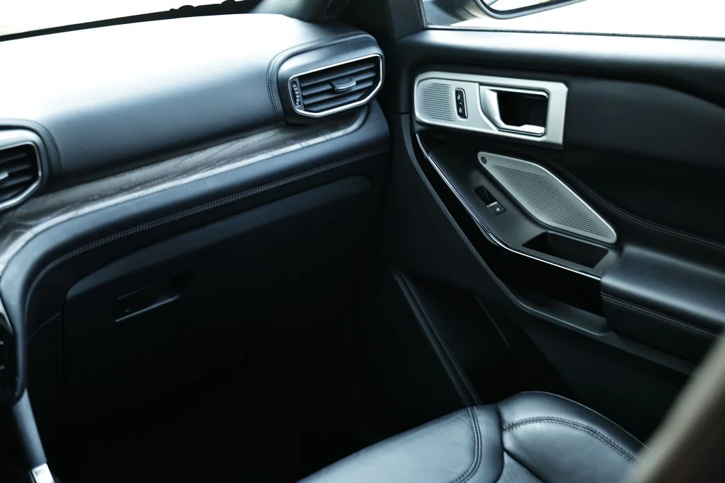 Used 2022 Carbonized Gray Metallic Ford Platinum image 29