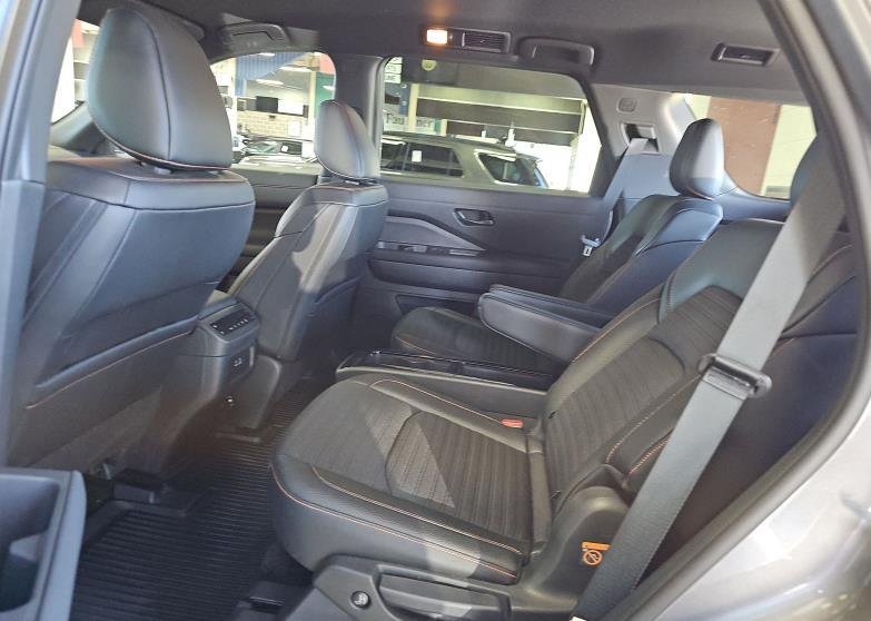 Used 2024 GRAY NISSAN ROCK CREEK image 6