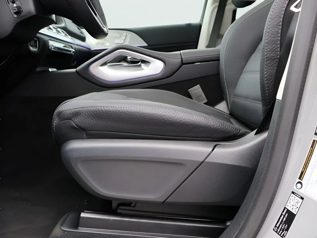 New 2026 MANUFAKTUR Alpine Gray Mercedes-Benz GLE 450 image 37