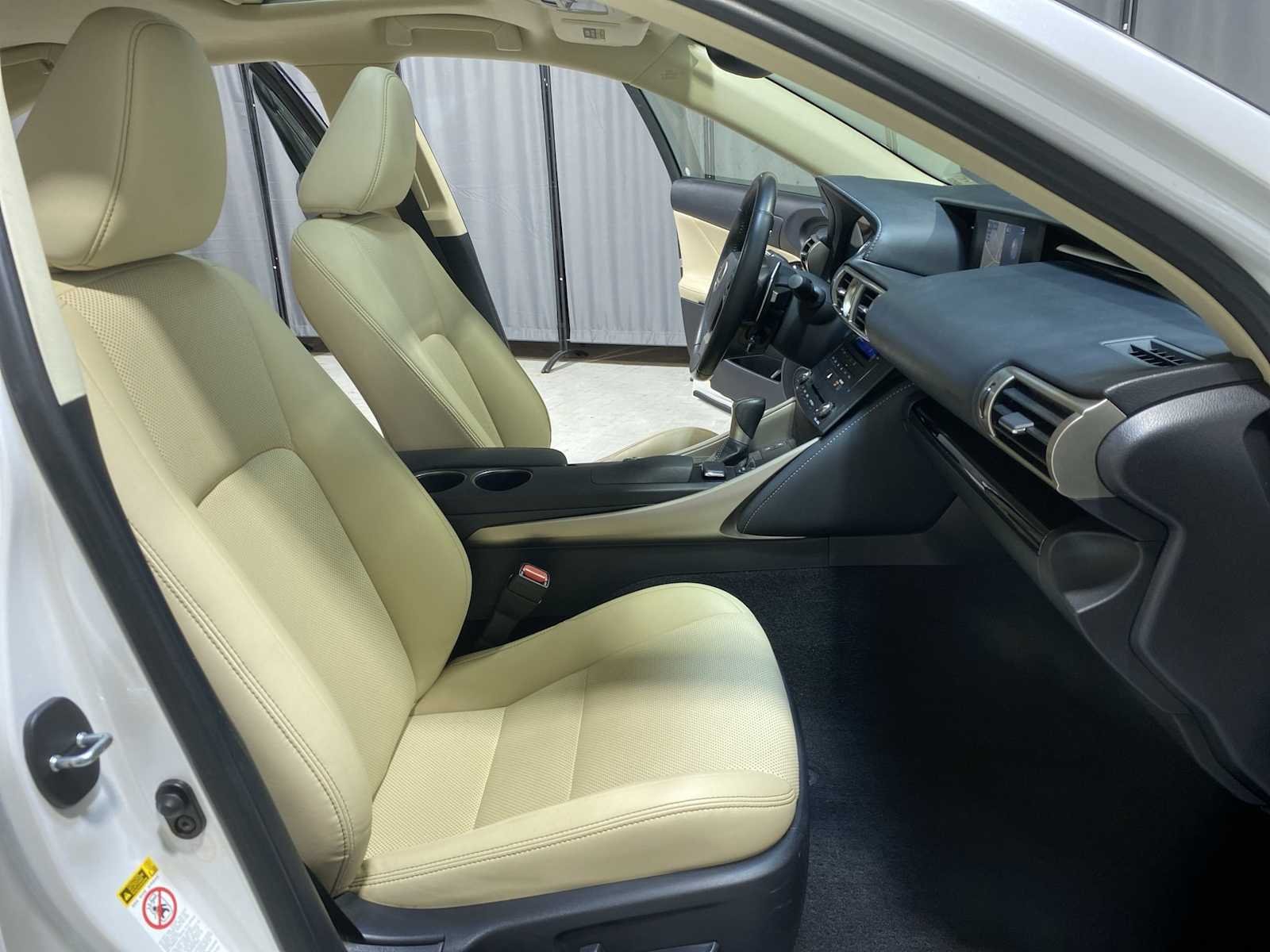 Used 2016 Eminent White Pearl Lexus  image 14