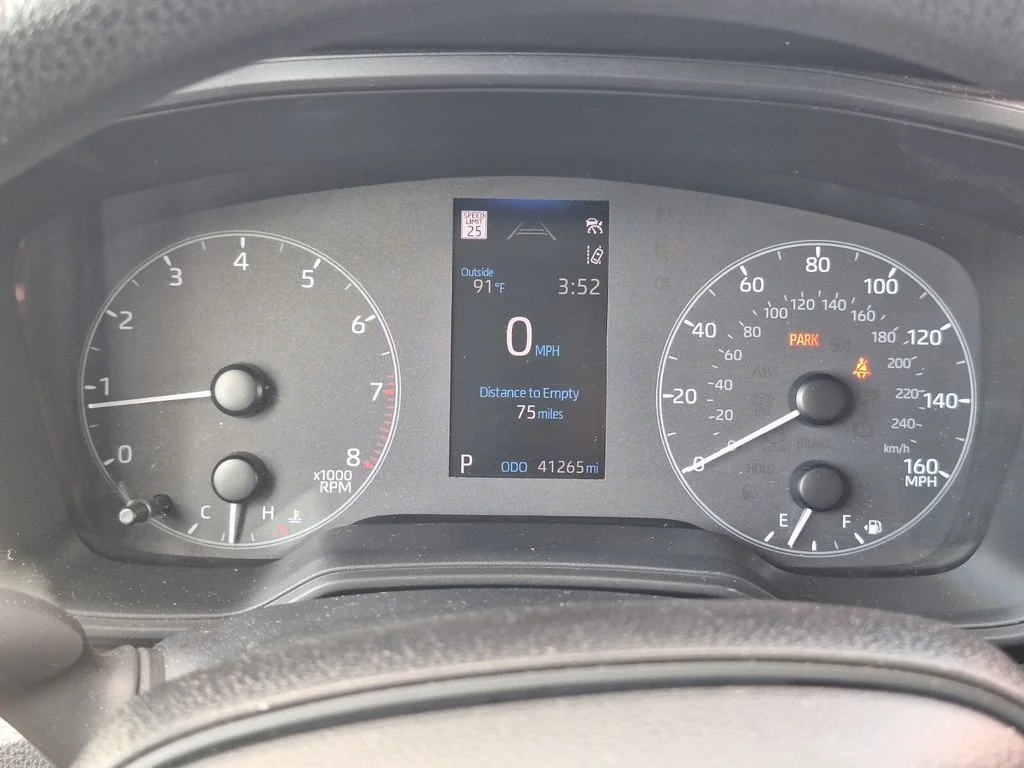 2024 Toyota Corolla LE - Photo 15