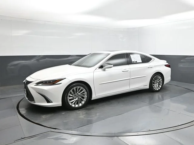 2021 Lexus ES 300h 300h Ultra Luxury's photo