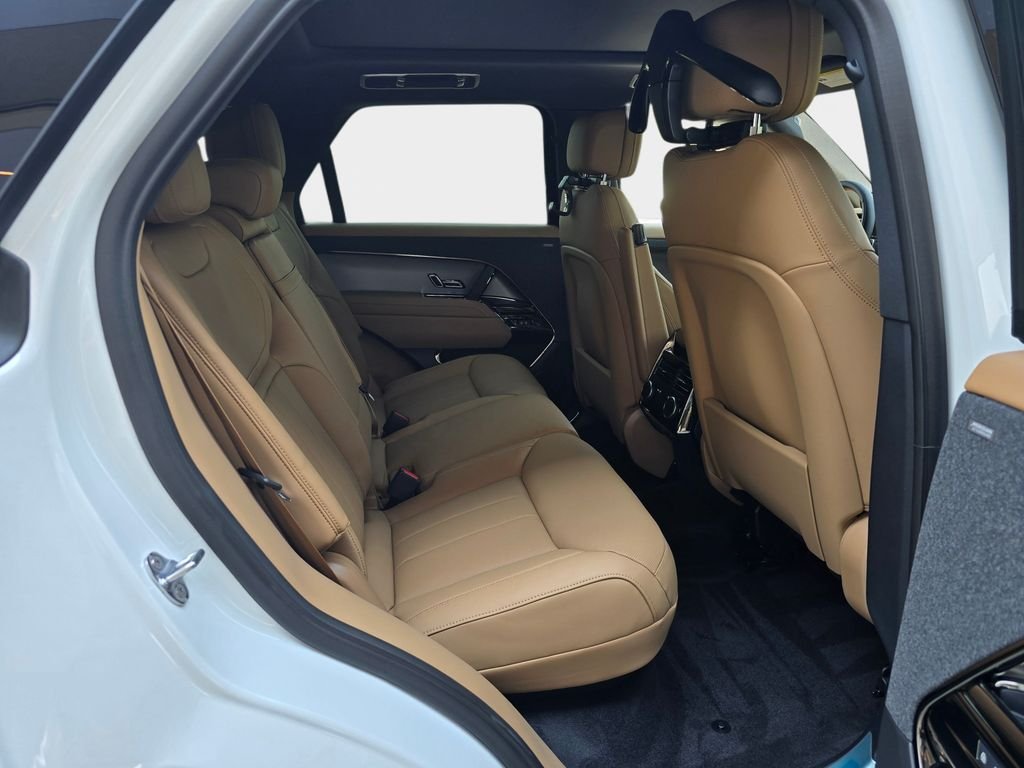 New 2026 Fuji White LAND ROVER SE image 11