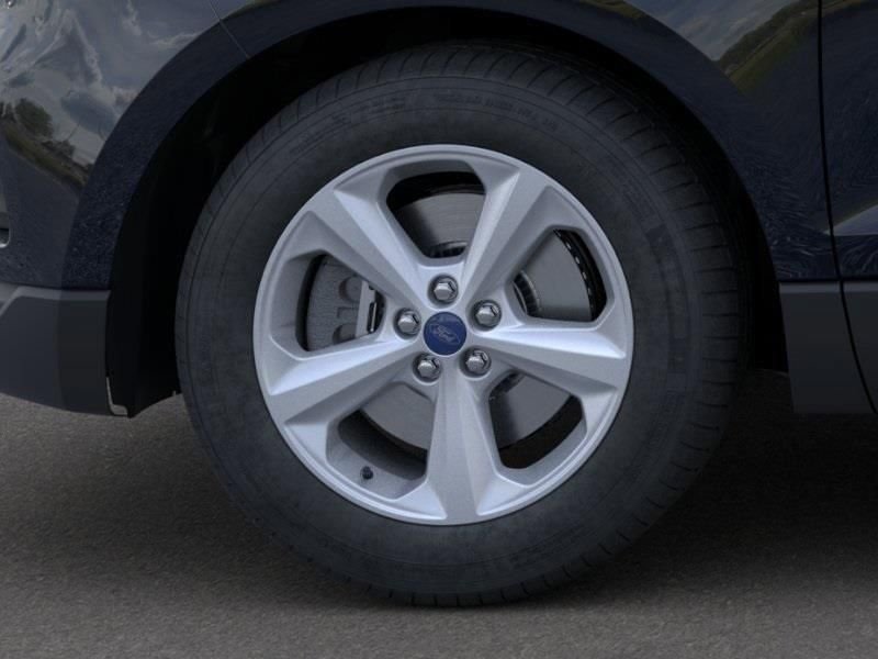 New 2024 Agate Black Metallic Ford SE image 19