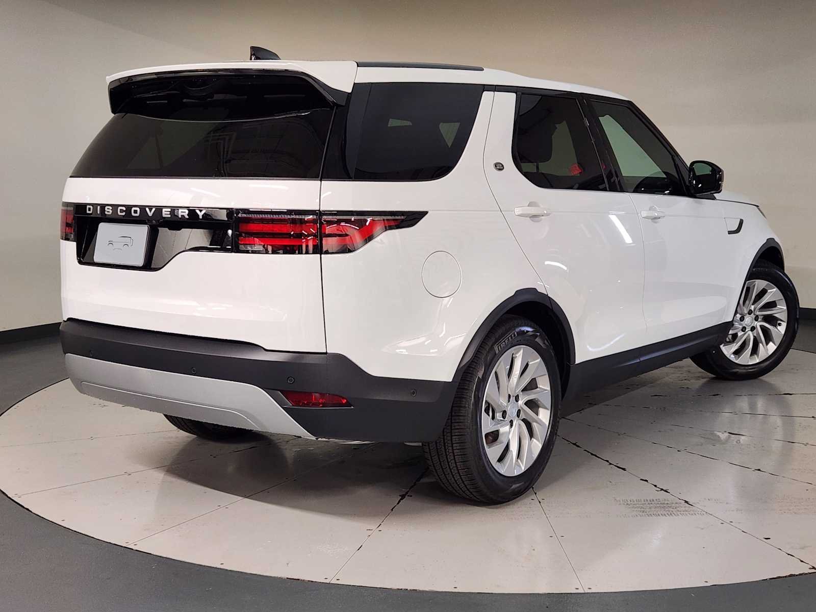 New 2026 Fuji White Land Rover S image 2