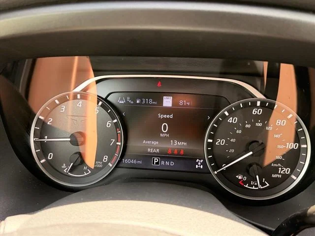 Used 2023 White Nissan Platinum Reserve image 25