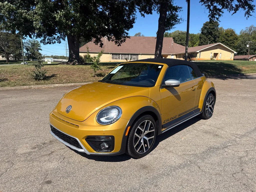 Used 2017  Volkswagen 1.8T Dune image 1