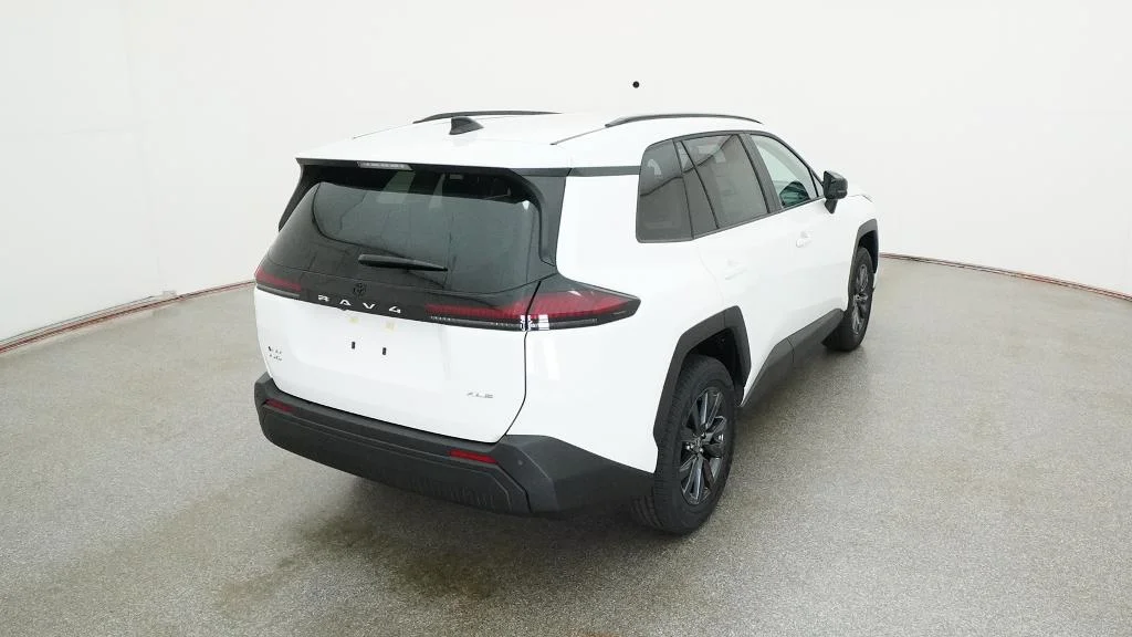 New 2026 Ice Cap Toyota XLE Premium image 22