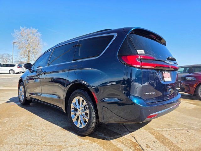Used 2022 Fathom Blue Pearlcoat Chrysler Touring L image 5