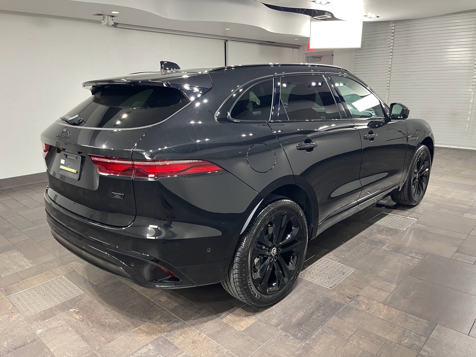 2026 Jaguar F-Pace R-Dynamic S - Photo 27