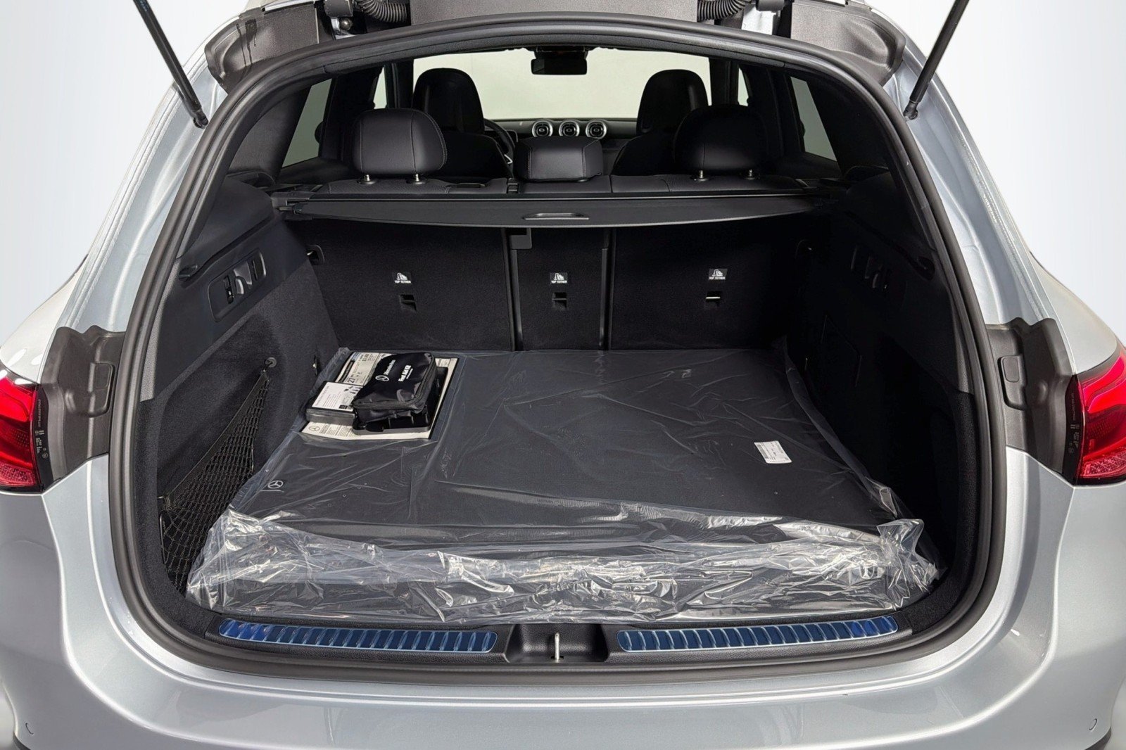 New 2026 Cirrus Silver Metallic Mercedes-Benz GLC 300 SUV image 24
