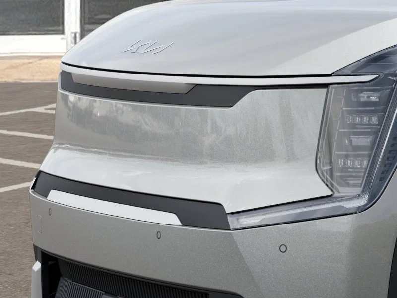 New 2026 Ivory Silver Kia Wind AWD image 12