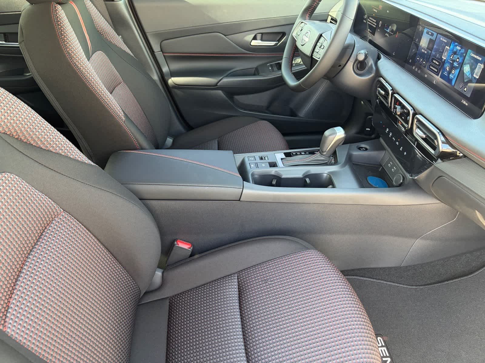 New 2027 Aspen White Tricoat/Super Black Nissan SR image 12