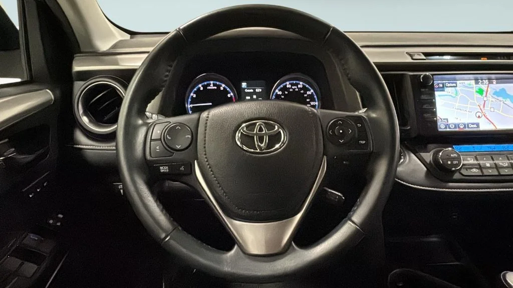 Used 2017 Silver Sky Metallic Toyota Limited image 26