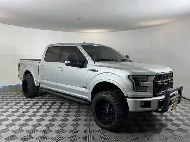 Used 2016 Ingot Silver Metallic Ford XLT image 3
