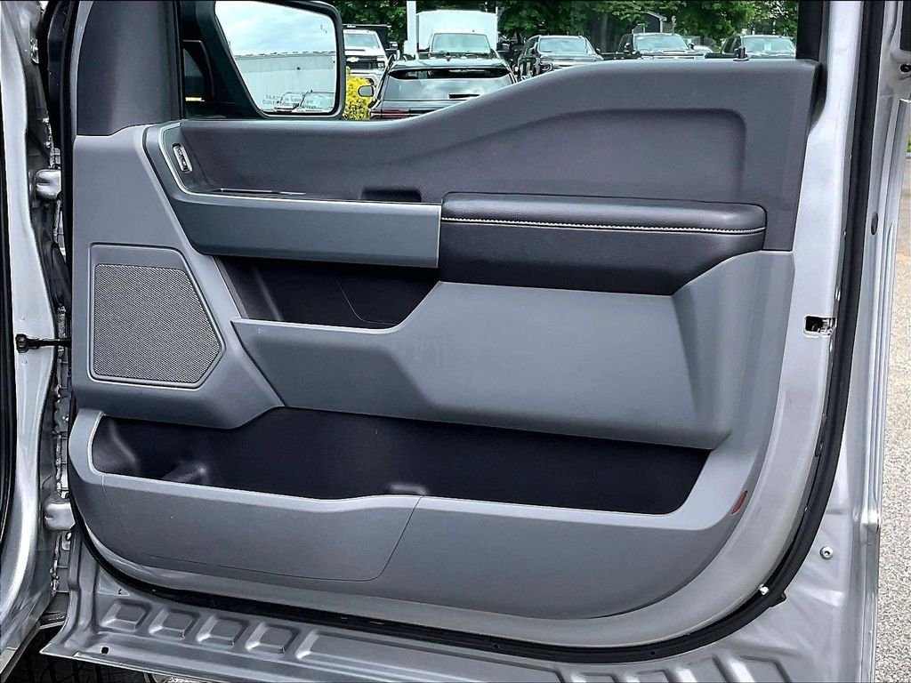 Used 2023 Silver Ford XLT image 12