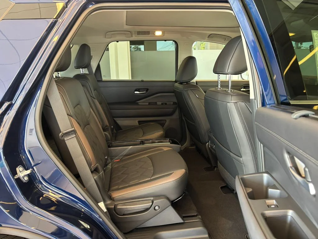 New 2026 Deep Ocean Blue Pearl Nissan Platinum image 25