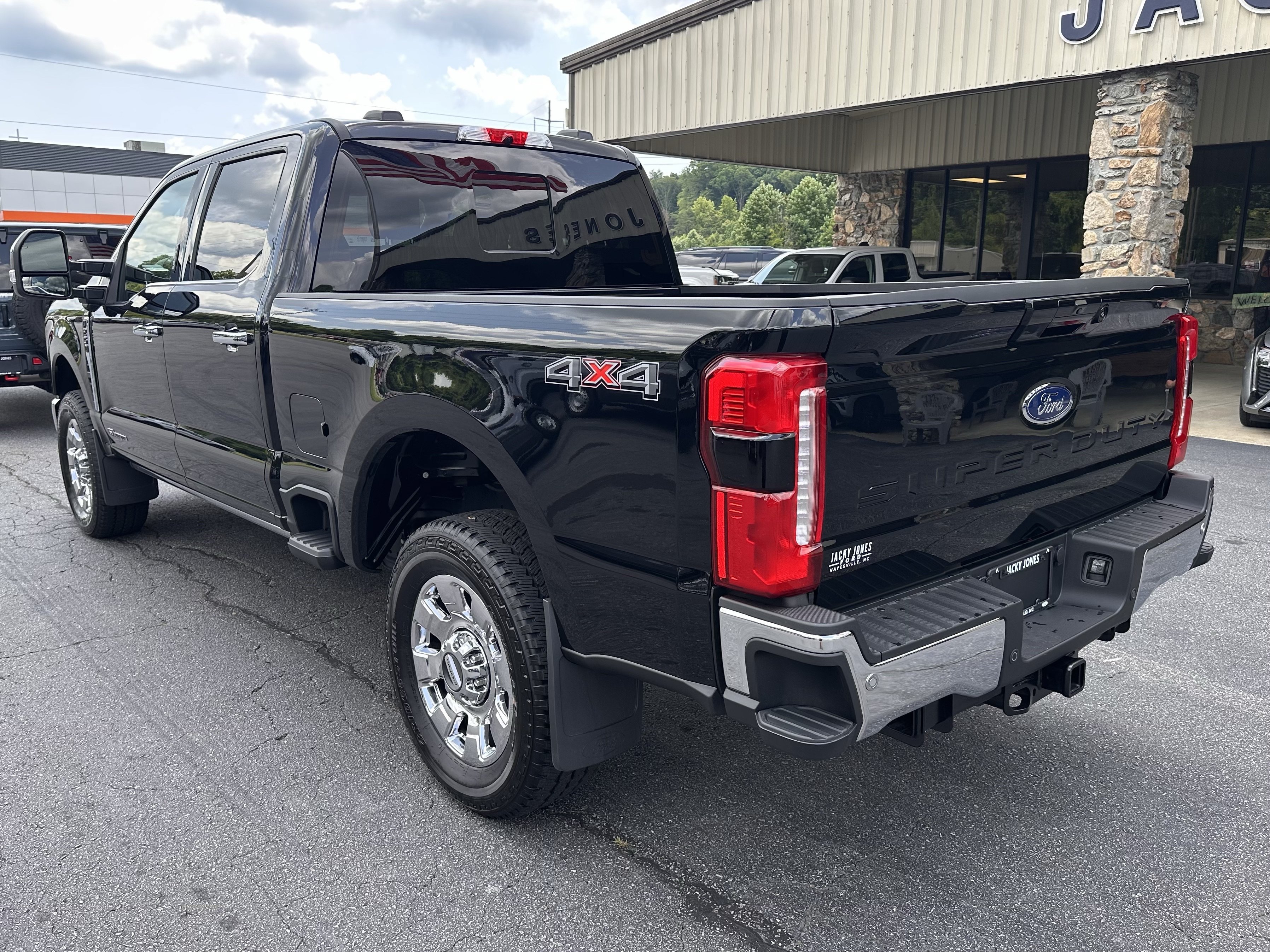 Used 2026 Agate Black Metallic Ford LARIAT image 8
