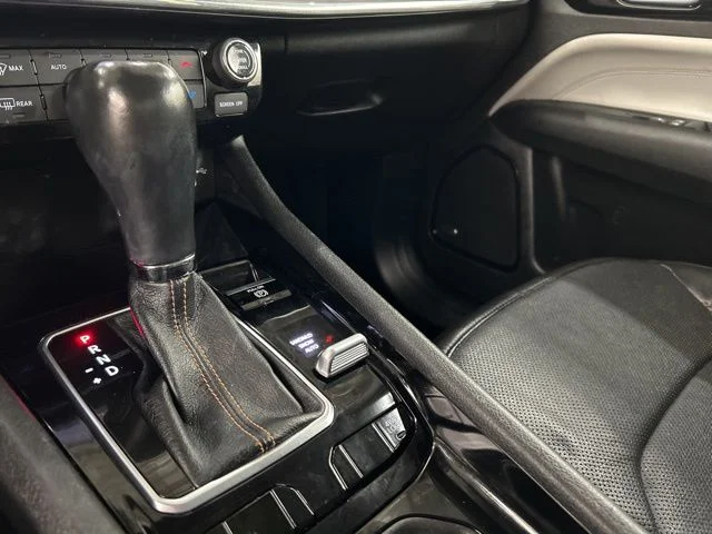 Used 2022 White Jeep Limited image 13