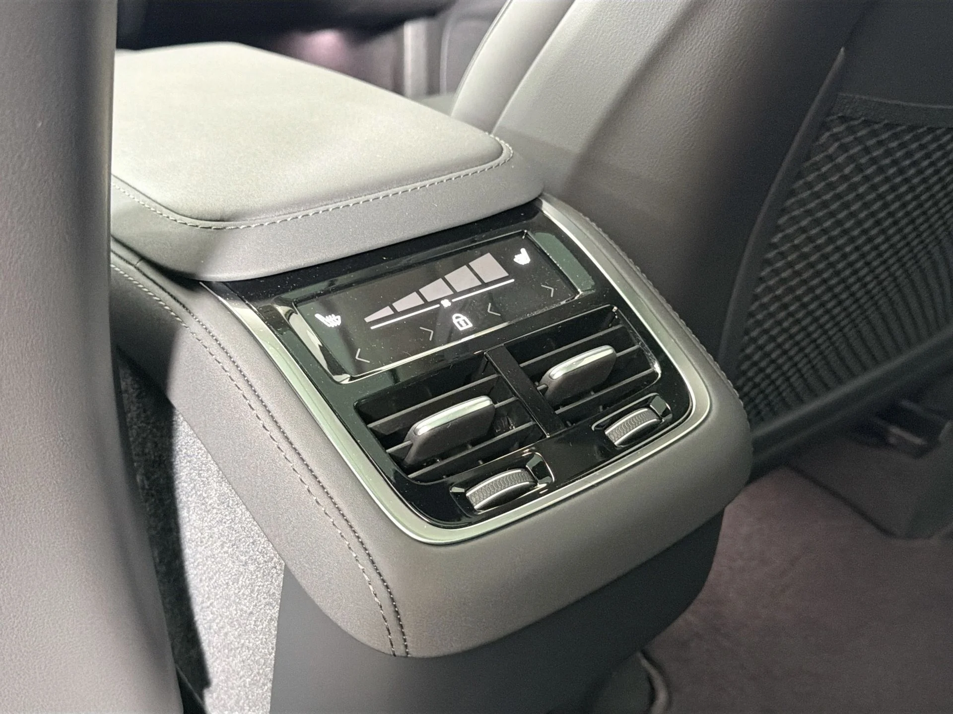 New 2026 Vapour Grey Volvo Core image 26