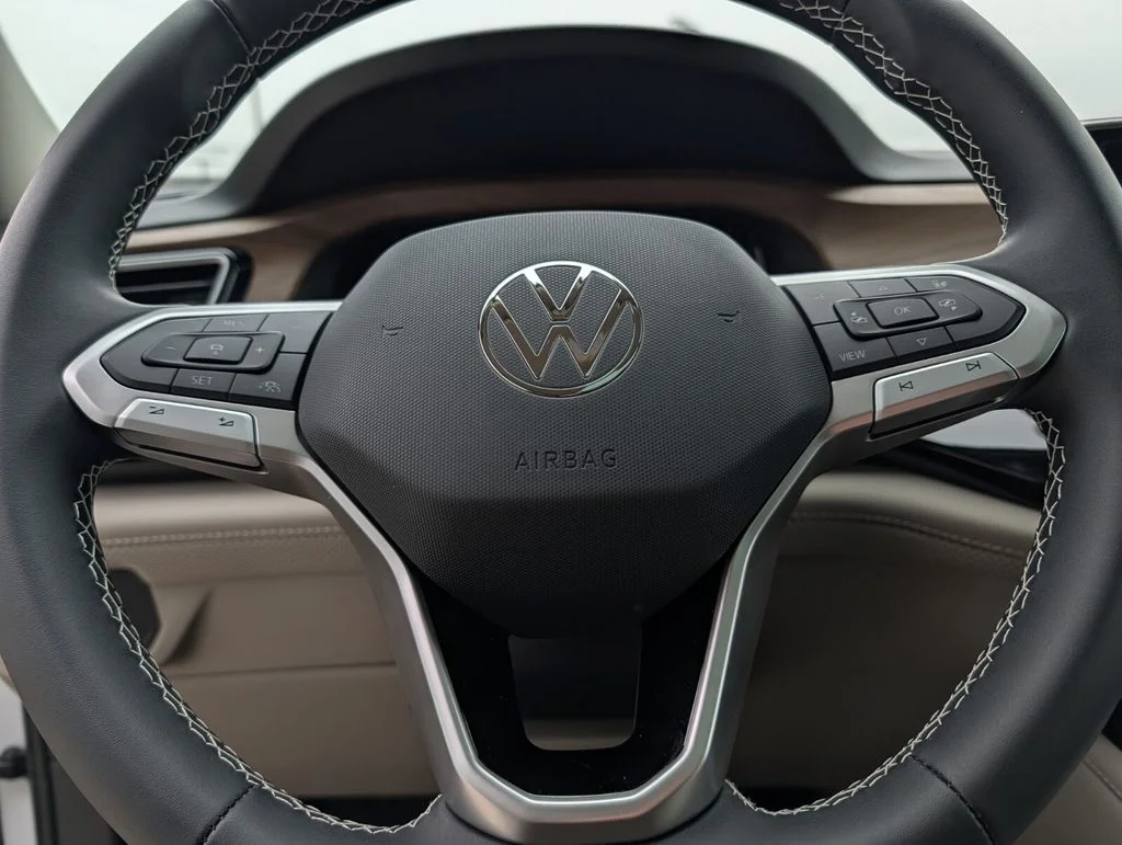 New 2026 White/off-white Volkswagen 2.0T SE w/Technology image 20
