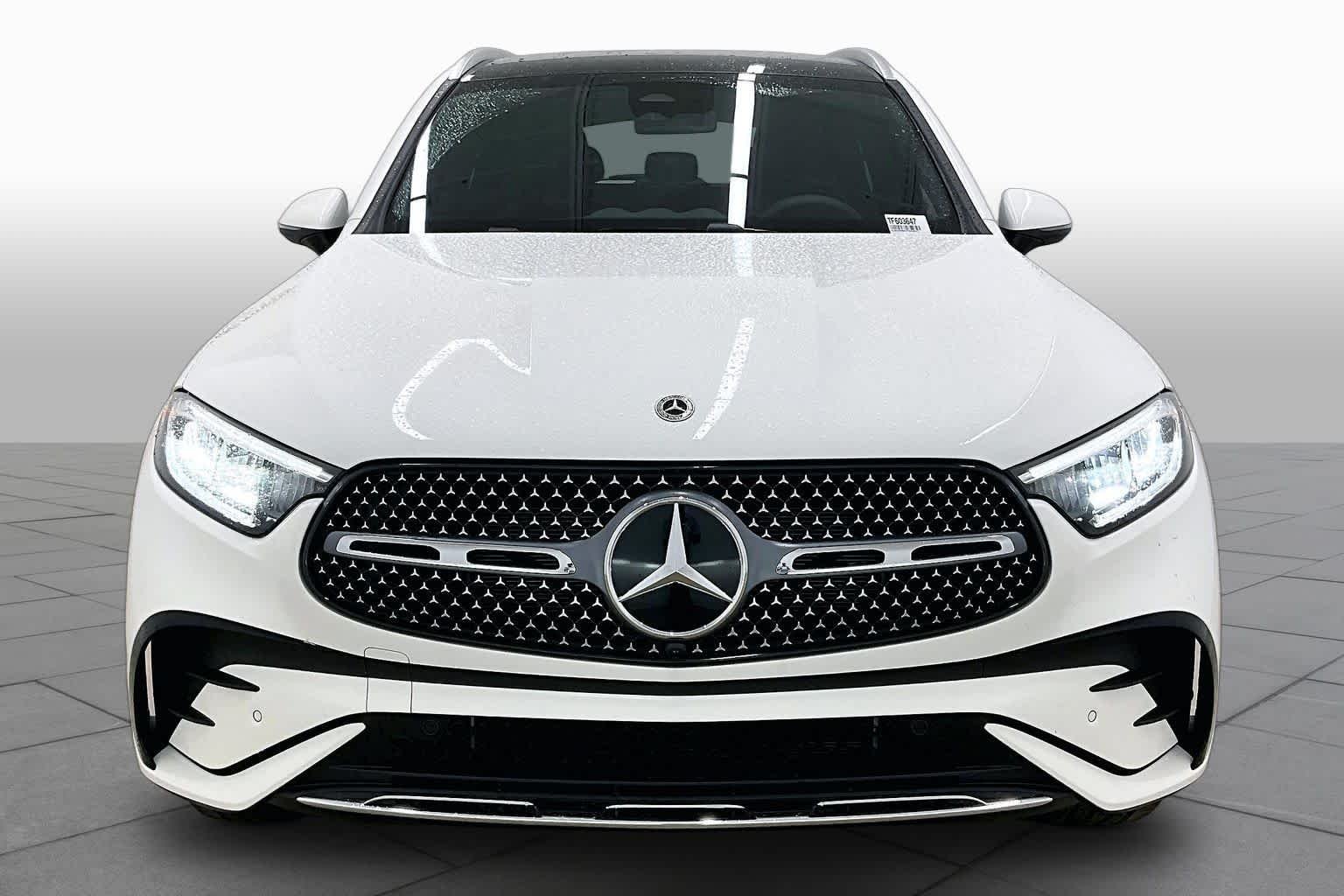 New 2026 Polar White Mercedes-Benz GLC 300 image 3