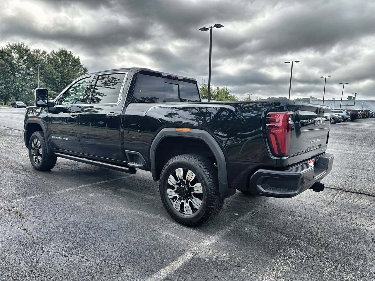 Used 2024 Onyx Black GMC Denali image 6