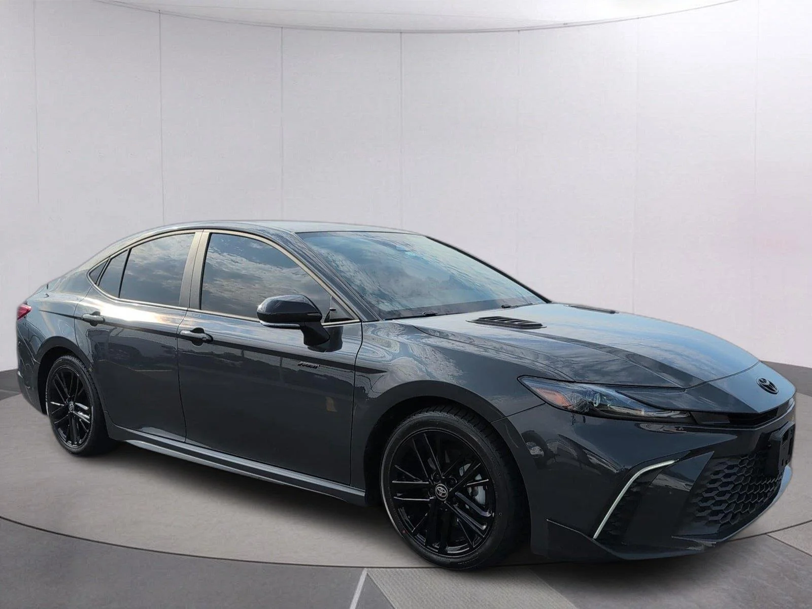 Used 2025 Underground Toyota SE image 7