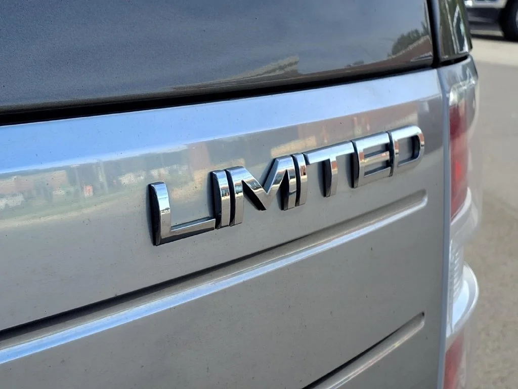 Used 2012 Gray Ford Limited image 8