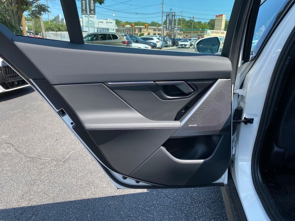 2026 BMW 5 Series 530i - Photo 6