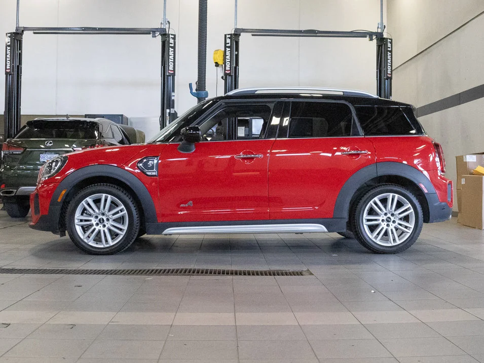 Used 2024 851-Chili Red MINI Cooper S image 3