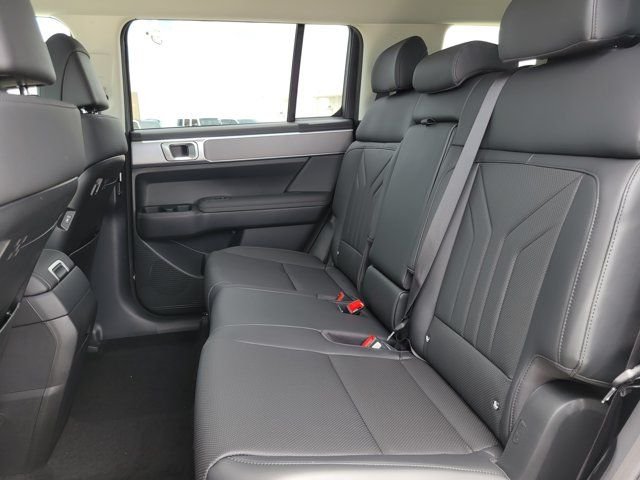 New 2027 Silver Hyundai SEL FWD image 6