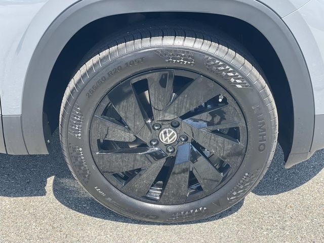 New 2026 Gray Volkswagen 2.0T SE w/Technology image 30