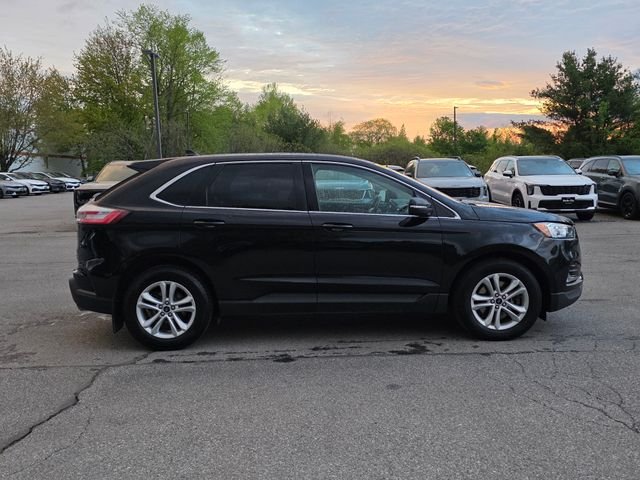 Used 2020 Black Ford SEL image 9