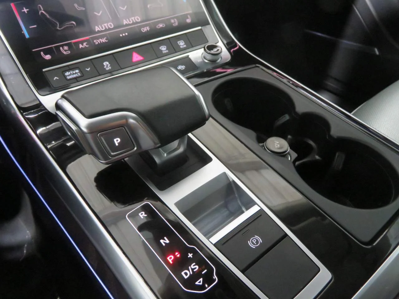 2021 Audi Q8 Premium Plus - Photo 16