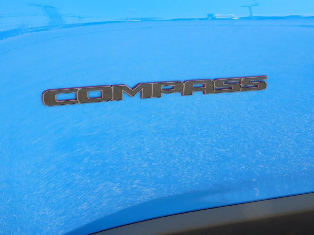 Used 2018 Laser Blue Jeep Trailhawk image 39