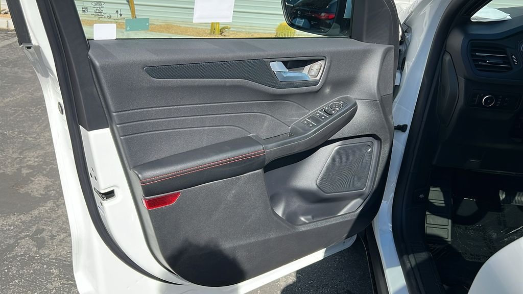 2025 Ford Escape ST-Line Select - Photo 21