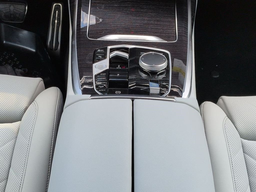 New 2027 Gray Metallic BMW xDrive40i image 19
