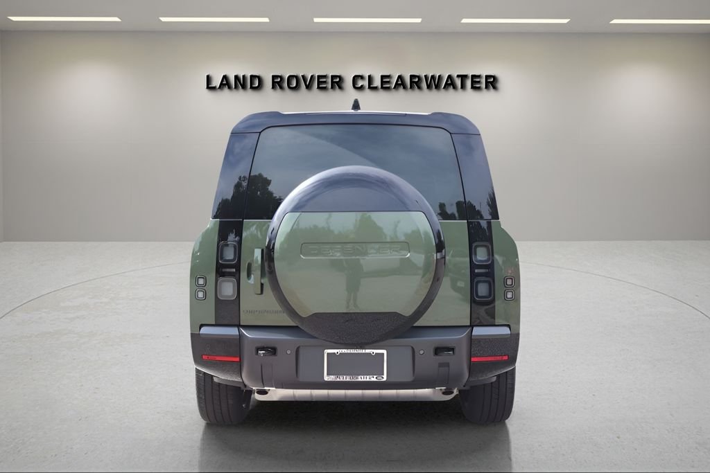 New 2026 Woolstone Green Land Rover X-Dynamic SE image 4
