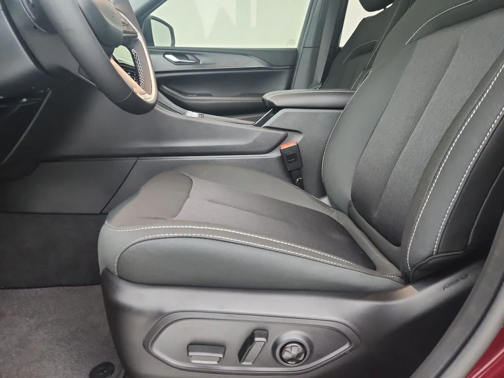 New 2026 Velvet Red Pearlcoat Jeep Laredo X image 19