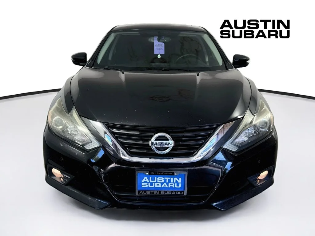 Used 2016 Black Nissan 3.5 SL image 2