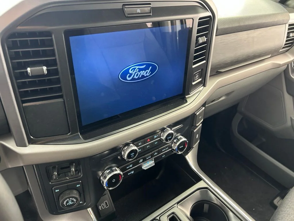 New 2026 Oxford White Ford XLT image 16