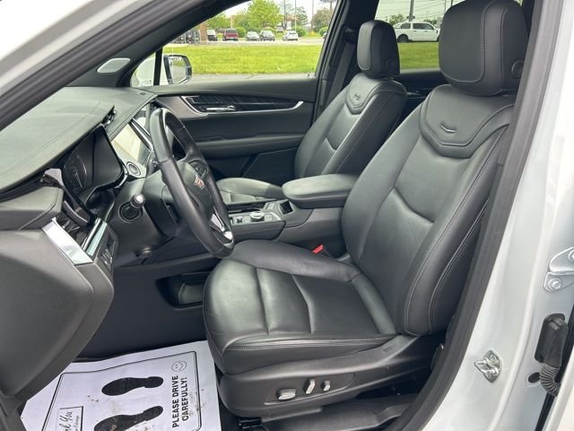 Used 2024 White Cadillac Premium Luxury image 37