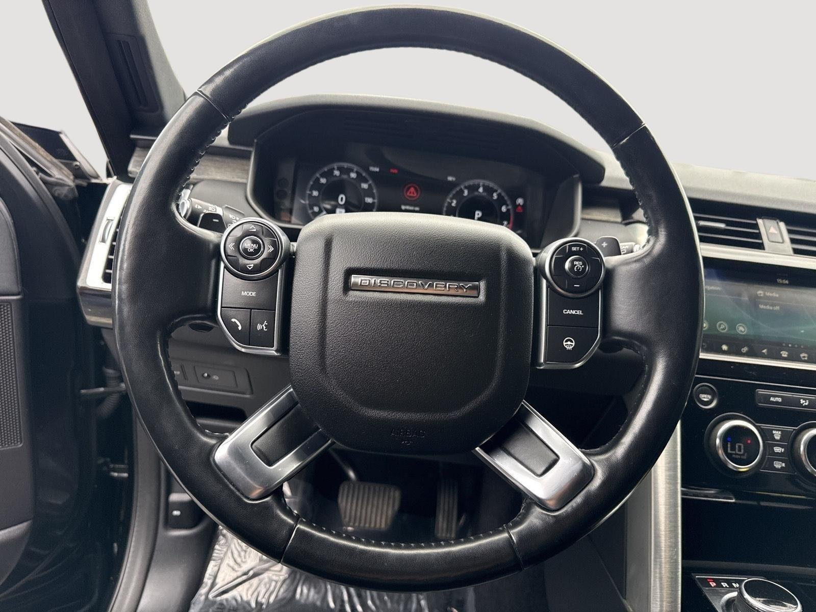 Used 2018 Santorini Black Metallic Land Rover HSE image 19