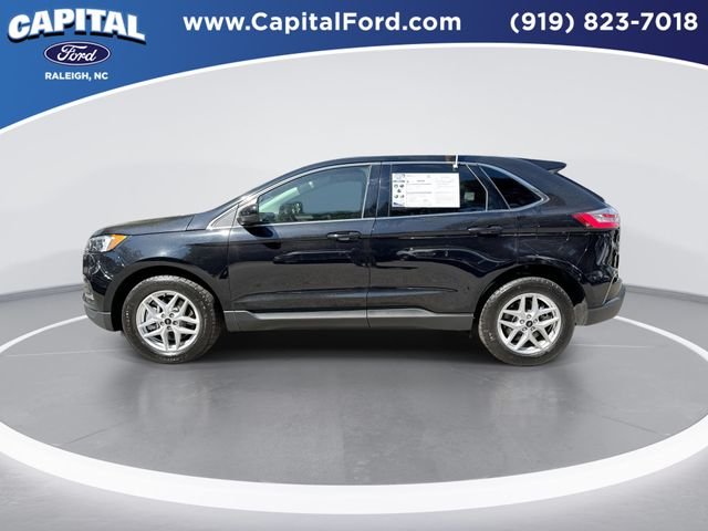 Used 2024 Black Ford SEL image 5