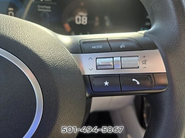 Used 2025 White Hyundai SEL image 27